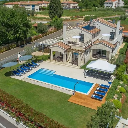 Villa Lory