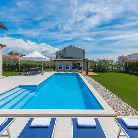 Lory Villa