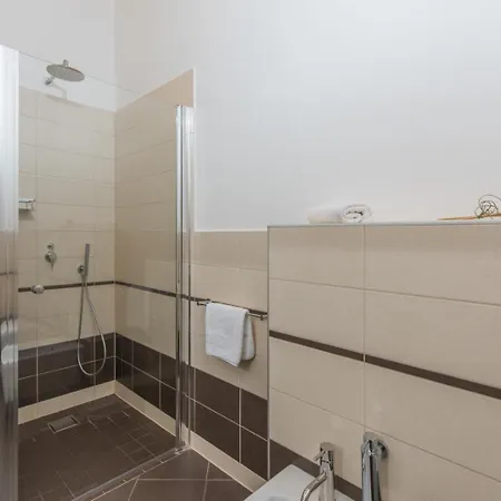 Lory 别墅 Tar-Vabriga