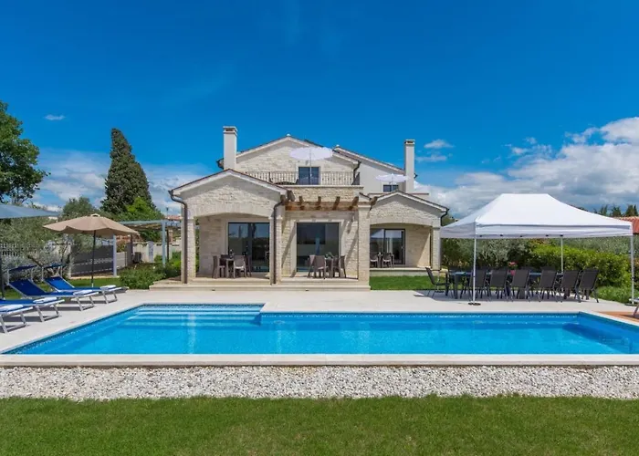 Lory Vila Tar-Vabriga