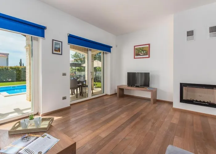 Lory Villa Tar-Vabriga